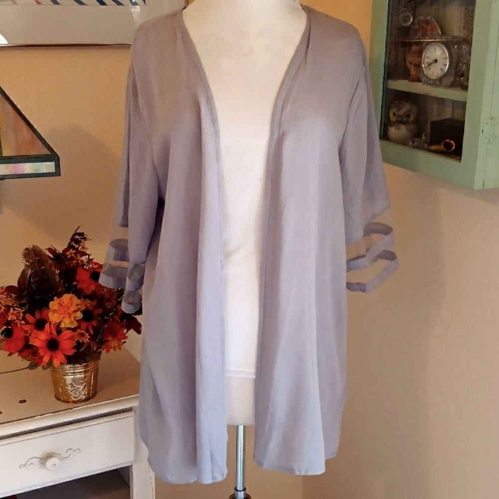 NWT Made With ❤️ Topper